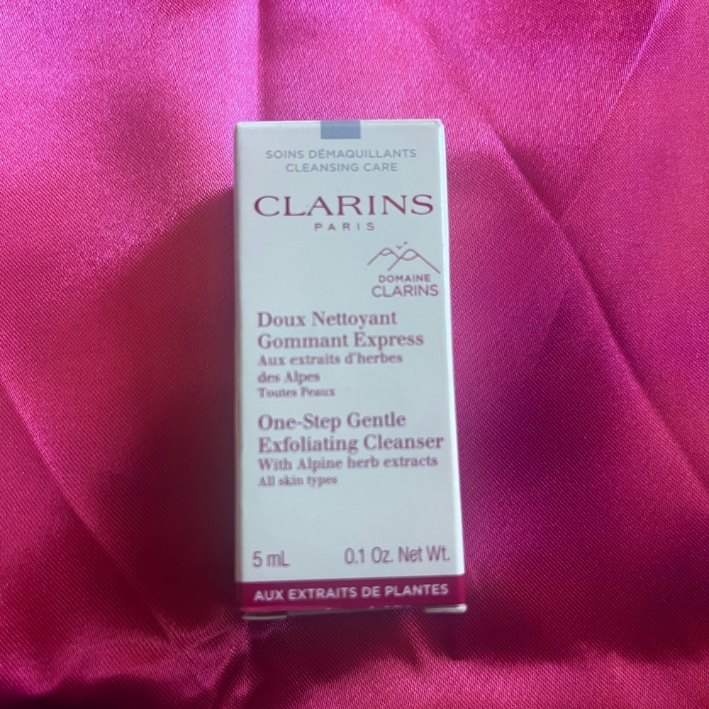 Clarins Pink Gentle Exfoliating Cleanser